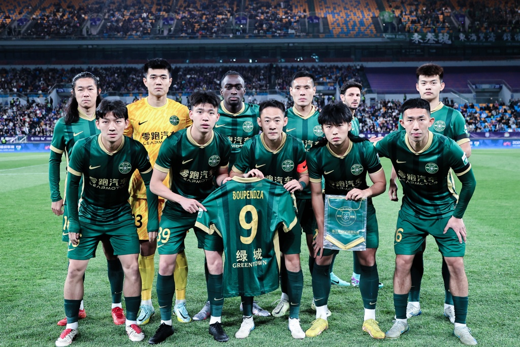 足球报：如何填补布彭扎留下空白仍无答案，浙江队正在努力适应